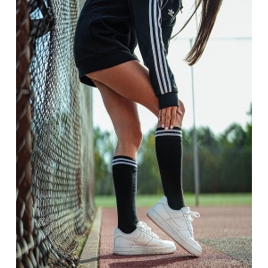 Medvilniės sportinės kojinės iki kelių MILENA black